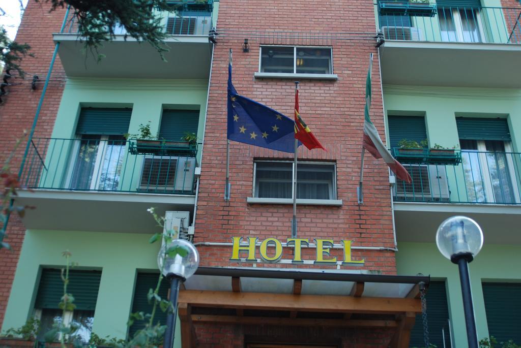 Hotel Tuscolano Bologna Esterno foto