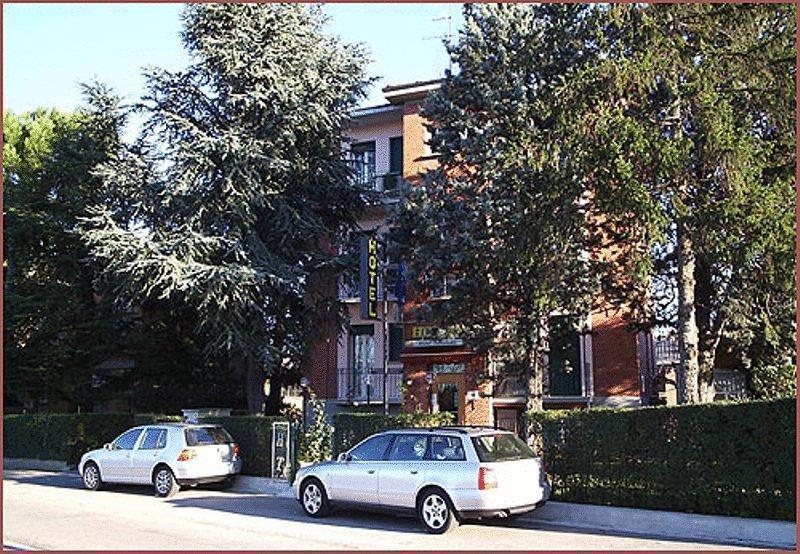 Hotel Tuscolano Bologna Esterno foto